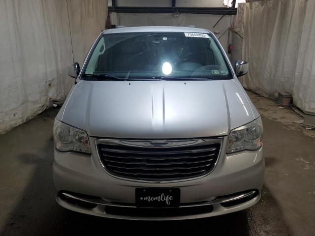 2A4RR8DGXBR783480 - 2011 CHRYSLER TOWN & COU TOURING L SILVER photo 5