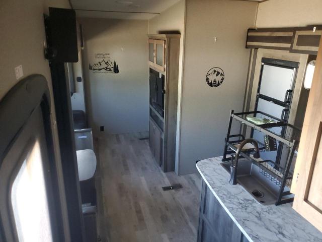 4YDF32F24J1533631 - 2018 KEYSTONE SPRINTER TWO TONE photo 6