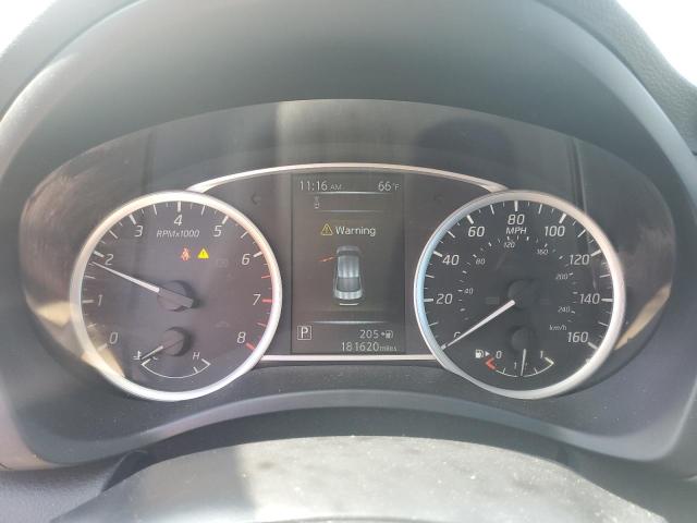 3N1AB7AP7JY277869 - 2018 NISSAN SENTRA S თეთრი ფოტო 9