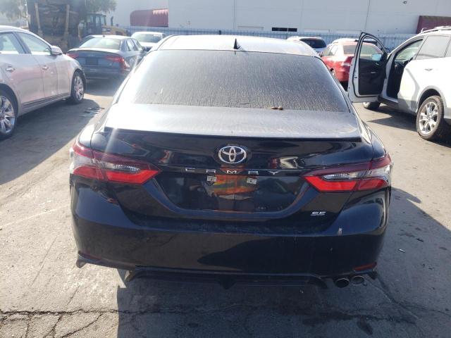 4T1G11AK5RU856848 - 2024 TOYOTA CAMRY SE NIGHT SHADE BLACK photo 6
