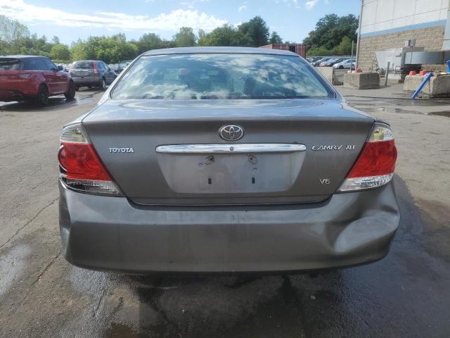 JTDBF30K750162421 - 2005 TOYOTA CAMRY LE GRAY photo 6