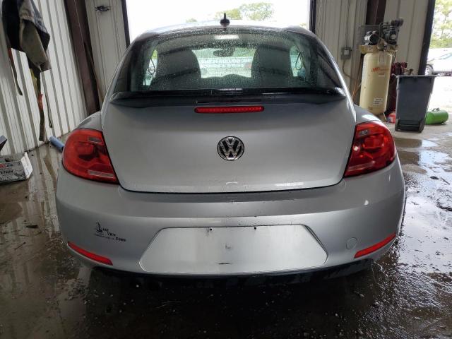 3VWJP7AT4DM657577 - 2013 VOLKSWAGEN BEETLE SILVER photo 6
