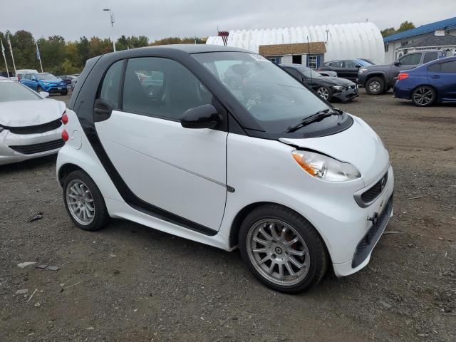 WMEEJ3BA0EK752451 - 2014 SMART FORTWO PURE WHITE photo 4