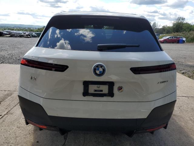 WB523CF04SCT34277 - 2025 BMW IX XDRIVE50 WHITE photo 6