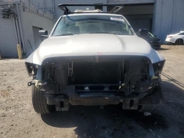 3C6JR6DG9JG186050 - 2018 RAM 1500 ST WHITE photo 5