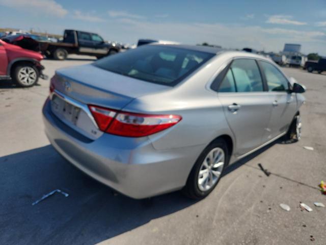 4T1BF1FKXHU348961 - 2017 TOYOTA CAMRY LE SILVER photo 3