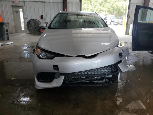 JTNKARJE4HJ537430 - 2017 TOYOTA COROLLA IM ვერცხლისფერი ფოტო 5