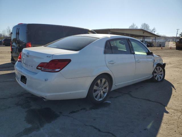 4T1BK36B96U069022 - 2006 TOYOTA AVALON XL WHITE photo 3