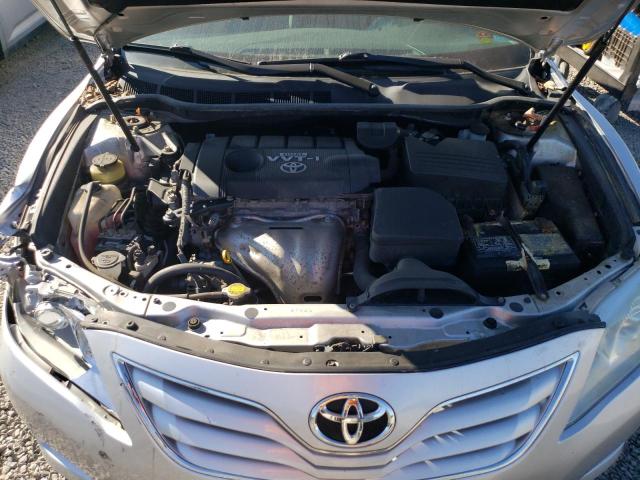 4T1BF3EK5AU013108 - 2010 TOYOTA CAMRY BASE ვერცხლისფერი ფოტო 11