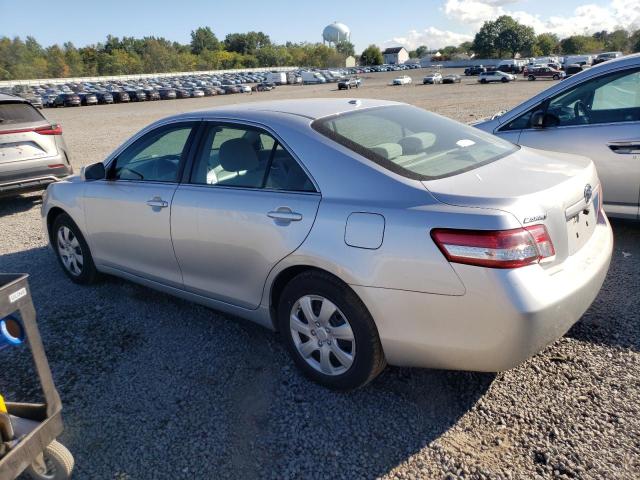 4T1BF3EK5AU013108 - 2010 TOYOTA CAMRY BASE ვერცხლისფერი ფოტო 2