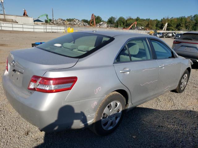 4T1BF3EK5AU013108 - 2010 TOYOTA CAMRY BASE ვერცხლისფერი ფოტო 3