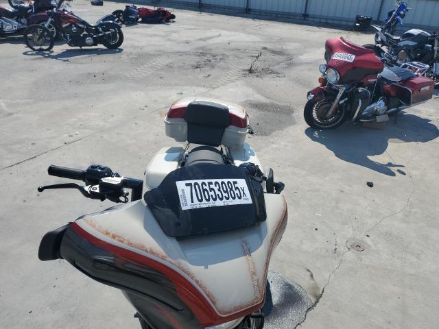 1HD1KB714RB616096 - 2024 HARLEY-DAVIDSON FLHX Krem foto 5