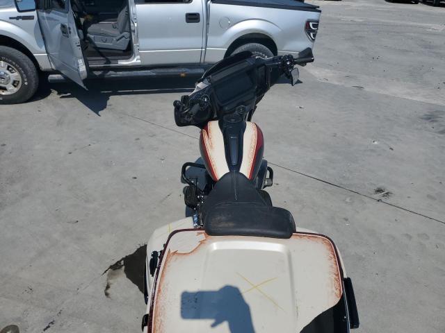 1HD1KB714RB616096 - 2024 HARLEY-DAVIDSON FLHX Krem foto 6