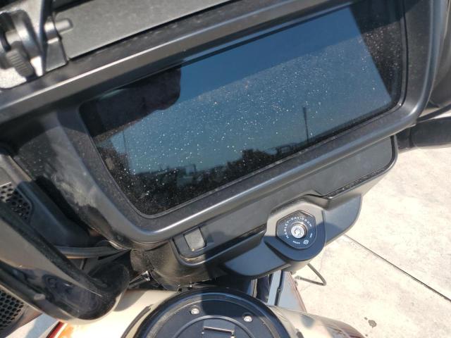 1HD1KB714RB616096 - 2024 HARLEY-DAVIDSON FLHX Krem foto 7