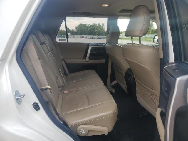 JTEBU5JR3C5107974 - 2012 TOYOTA 4RUNNER SR5 WHITE photo 11