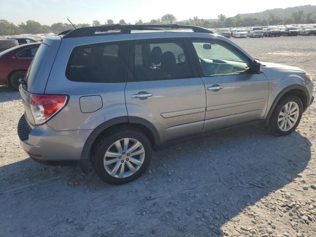 JF2SHADC4BH767660 - 2011 SUBARU FORESTER 2.5X PREMIUM 银色 照片 3
