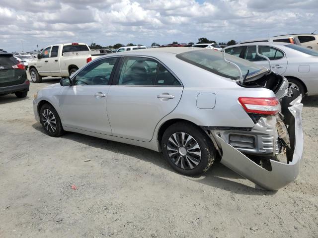 4T4BF3EK0BR195243 - 2011 TOYOTA CAMRY BASE SILVER photo 2