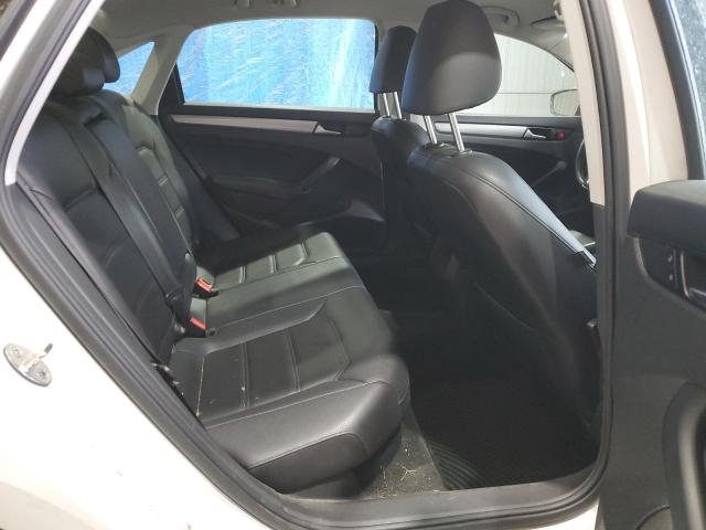 1VWAT7A39FC058125 - 2015 VOLKSWAGEN PASSAT S WHITE photo 10