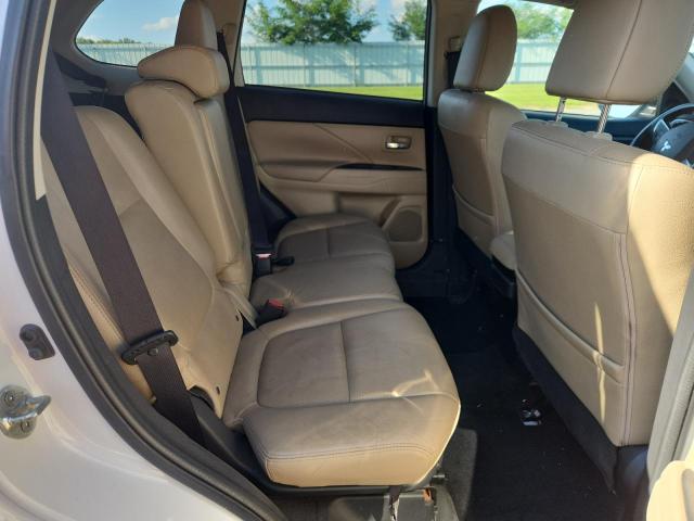 JA4AZ3A36GZ062331 - 2016 MITSUBISHI OUTLANDER SE WHITE photo 10
