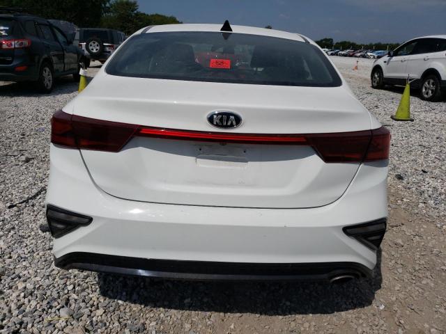 3KPF24AD2KE114637 - 2019 KIA FORTE FE WHITE photo 6