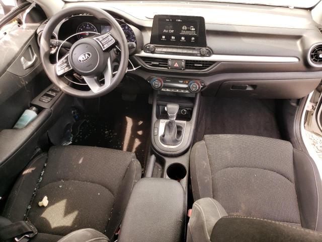 3KPF24AD2KE114637 - 2019 KIA FORTE FE WHITE photo 8