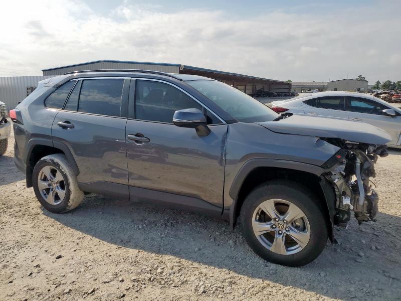 2T3W1RFV4RC299033 - 2024 TOYOTA RAV4 XLE GRAY photo 4