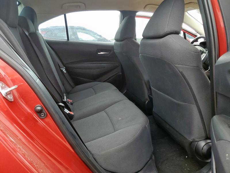 5YFEPMAE8MP215575 - 2021 TOYOTA COROLLA LE RED photo 10