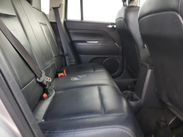 1C4NJDEB2GD639519 - 2016 JEEP COMPASS LATITUDE SILVER photo 11