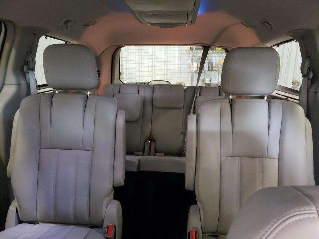 2C4RC1CG1CR244988 - 2012 CHRYSLER TOWN & COU TOURING L WHITE photo 10