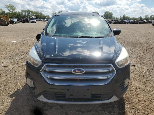 1FMCU9GD4HUD07072 - 2017 FORD ESCAPE SE შავი ფოტო 5