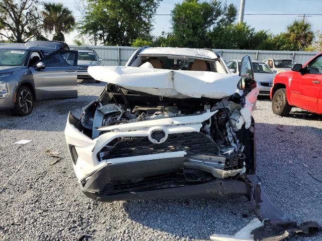 2T3H1RFV8KW039800 - 2019 TOYOTA RAV4 LE WHITE photo 5