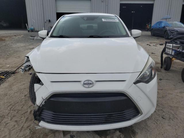 3MYDLBZV1GY104422 - 2016 TOYOTA SCION IA WHITE photo 5