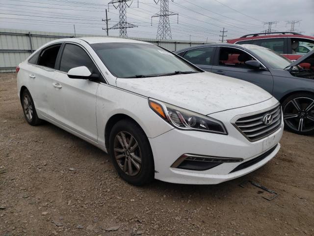 5NPE24AF8FH123972 - 2015 HYUNDAI SONATA SE WHITE photo 4