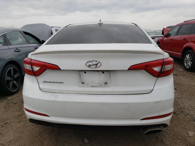 5NPE24AF8FH123972 - 2015 HYUNDAI SONATA SE WHITE photo 6