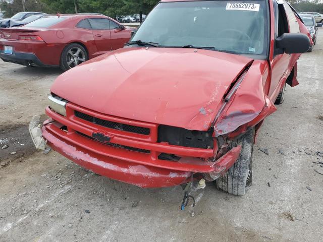 1GNCS18W21K213907 - 2001 CHEVROLET BLAZER RED photo 12