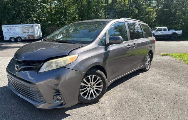 5TDYZ3DCXKS009173 - 2019 TOYT SIENNA XLE GRAY photo 2