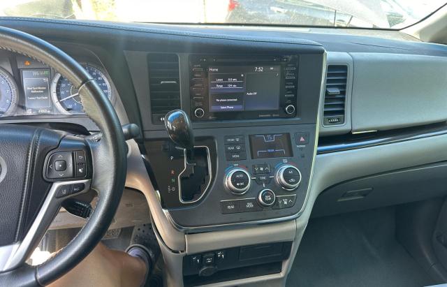 5TDYZ3DCXKS009173 - 2019 TOYT SIENNA XLE GRAY photo 9