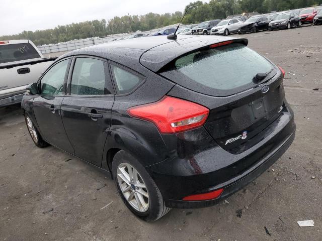 1FADP3K29GL230048 - 2016 FORD FOCUS SE BLACK photo 2