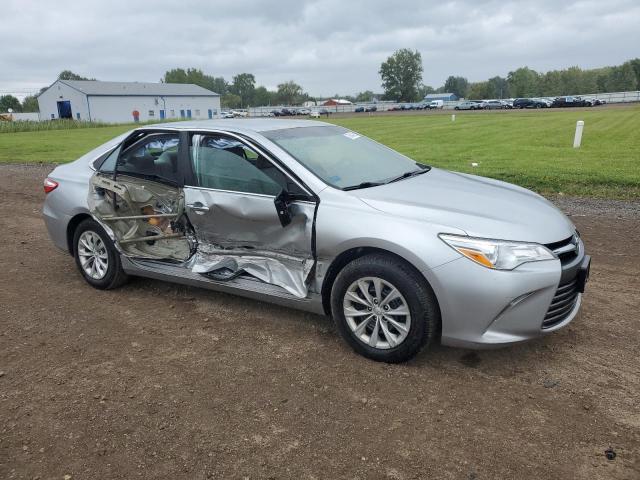 4T4BF1FK8FR453243 - 2015 TOYOTA CAMRY LE SILVER photo 4