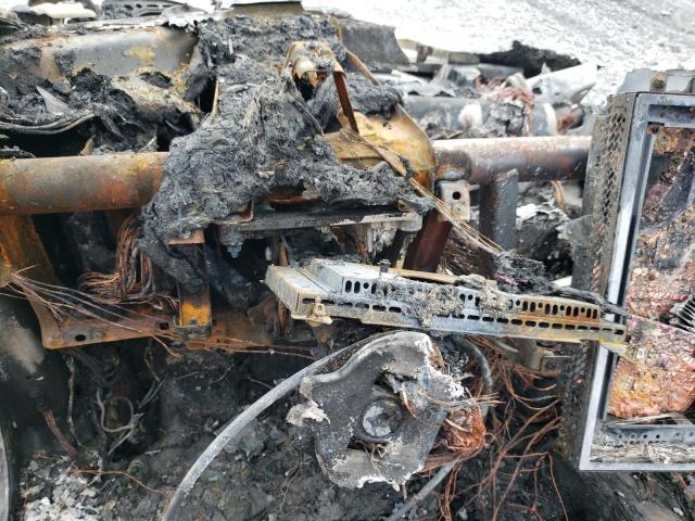 5YJSA1E42LF393478 - 2020 TESLA MODEL S Սև լուսանկար 9