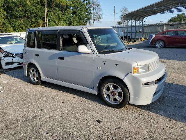 JTLKT324354025402 - 2005 TOYOTA SCION XB SILVER photo 4