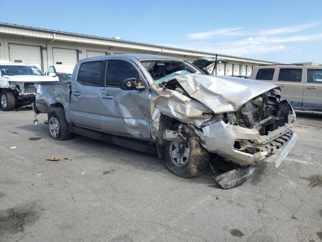 3TMCZ5AN4JM157491 - 2018 TOYOTA TACOMA DOUBLE CAB ვერცხლისფერი ფოტო 4