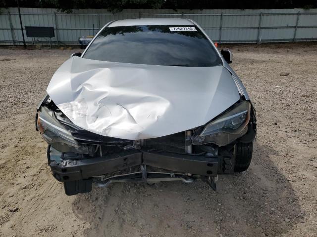 2T1BURHE9JC047844 - 2018 TOYOTA COROLLA L ვერცხლისფერი ფოტო 5