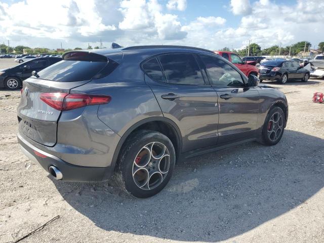ZASFAKPN3J7B89702 - 2018 ALFA ROMEO STELVIO SPORT ნაცრისფერი ფოტო 3