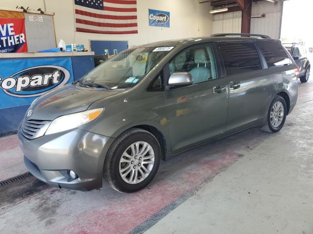 2011 TOYOTA SIENNA XLE, 