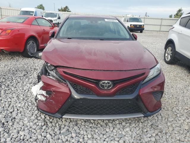 4T1B61HKXJU651824 - 2018 TOYOTA CAMRY XSE RED photo 5