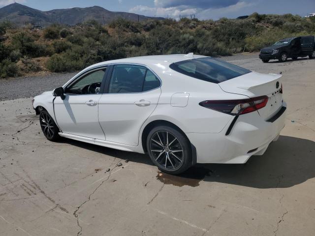 4T1T11AK5PU170790 - 2023 TOYOTA CAMRY SE NIGHT SHADE WHITE photo 2