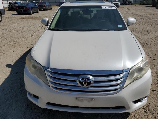 4T1BK3DB6BU435466 - 2011 TOYOTA AVALON BASE WHITE photo 5