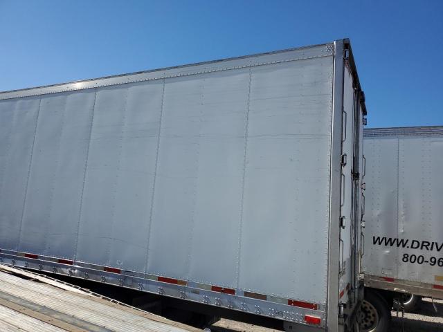 1UYVS2483GU427446 - 2016 UTILITY VS2RA WHITE photo 3