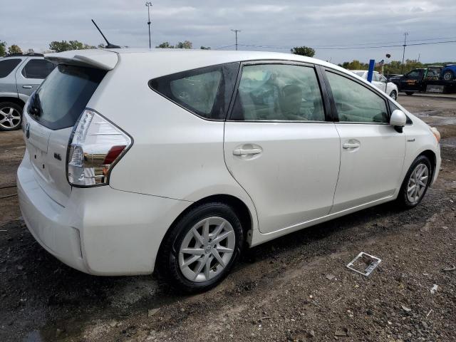 JTDZN3EU0C3137416 - 2012 TOYOTA PRIUS V WHITE photo 3